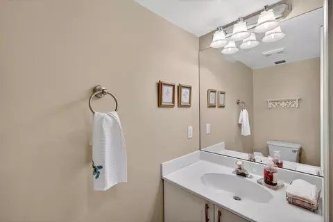 Bath - 151 St Michaels Ct, Jupiter, FL 33458 photo 5 of 8