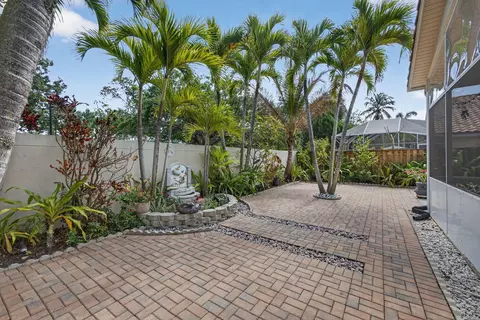 Exterior - 151 St Michaels Ct, Jupiter, FL 33458 photo 13 of 16