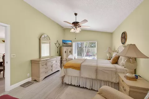 Bedroom - 151 St Michaels Ct, Jupiter, FL 33458 photo 2 of 6
