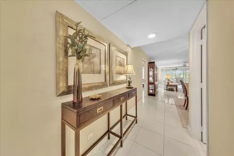 804 Cypress Grove Ln #302, Pompano Beach, FL 33069