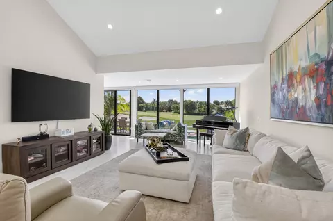 19530 Sawgrass Dr #1501, Boca Raton, FL 33434