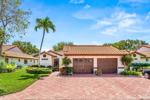 6041 Kings Gate Cir, Delray Beach, FL 33484