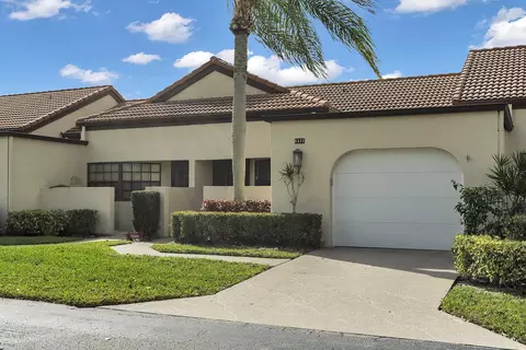 8322 Mooring Cir, Boynton Beach, FL 33472