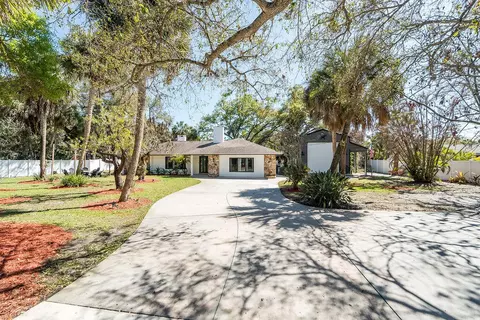 4233 1st St SW, Vero Beach, FL 32968