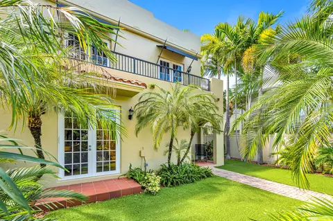 449 NE 16th Ave, Fort Lauderdale, FL 33301