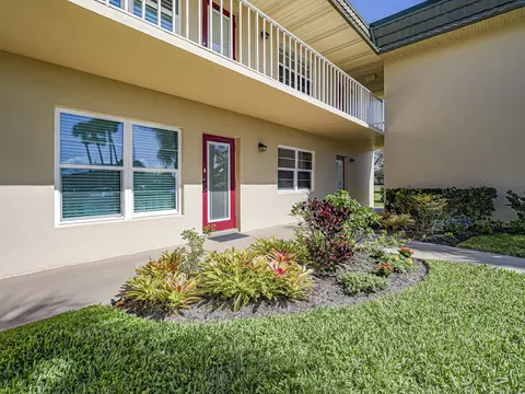 23 Vista Gardens Trl #102, Vero Beach, FL 32962
