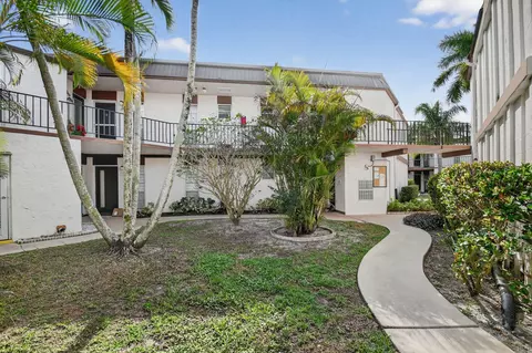 4 N Greenway Vlg Vlg N #206, Royal Palm Beach, FL 33411