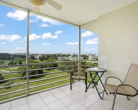 2671 S Course Dr #907, Pompano Beach, FL 33069