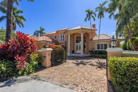 4 Isla Bahia Dr, Fort Lauderdale, FL 33316