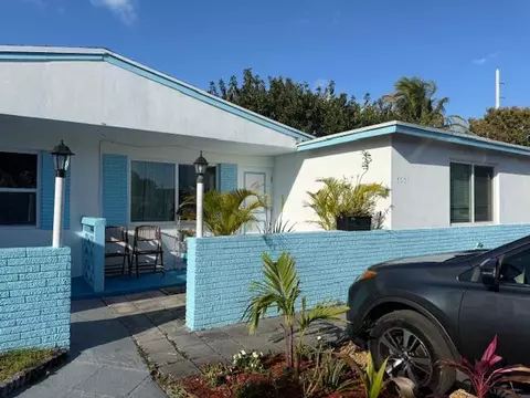 5057 Eadie Pl, West Palm Beach, FL 33407