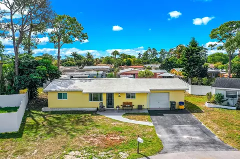 691 Snead Cir, West Palm Beach, FL 33413