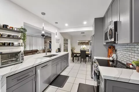 5020 SW 11th St, Margate, FL 33068