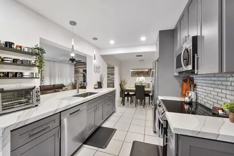 5020 SW 11th St, Margate, FL 33068