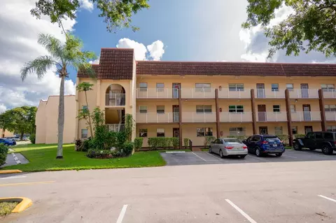 8861 Sunrise Lakes Blvd UNIT 301, Sunrise, FL 33322