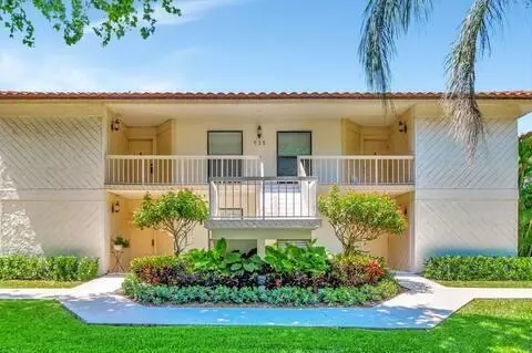 935 Sweetwater Ln #204, Boca Raton, FL 33431