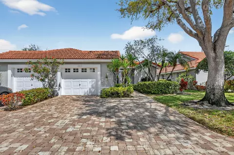 7203 Summer Tree Dr, Boynton Beach, FL 33437