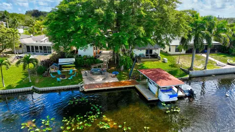 6647 Paul Mar Dr, Lantana, FL 33462