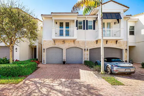100 NW 69th Cir #44, Boca Raton, FL 33487