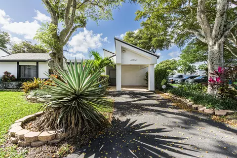 16036 Fairway Ln #27, Weston, FL 33326
