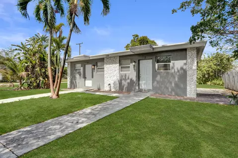 2261 NW 2nd St, Pompano Beach, FL 33069