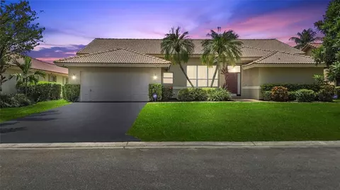 11841 NW 2nd St, Coral Springs, FL 33071
