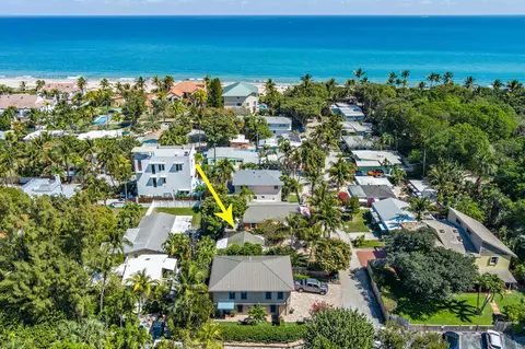 8 Surf Rd, Boynton Beach, FL 33435