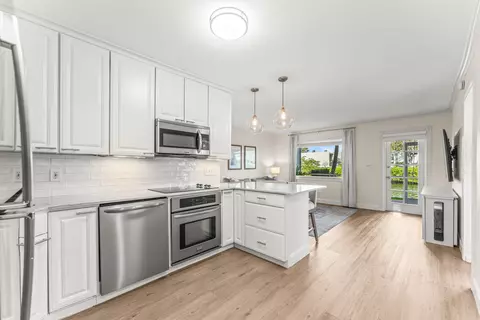 801 NE 18th Ct #111, Fort Lauderdale, FL 33305