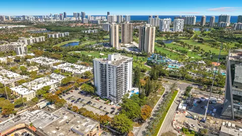 20100 W Country Club Dr #707, Aventura, FL 33180
