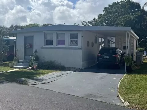 128 Havenwood Dr, Pompano Beach, FL 33064