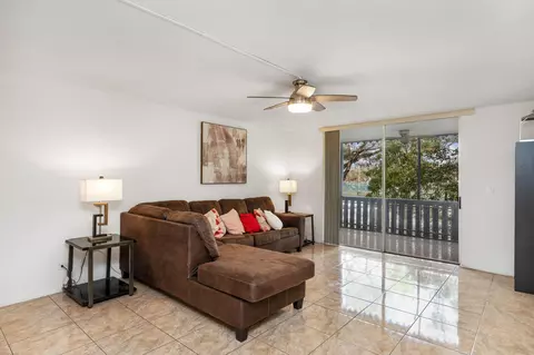 3710 Inverrary Dr #2G, Lauderhill, FL 33319