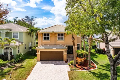 2015 Reston Cir, Royal Palm Beach, FL 33411