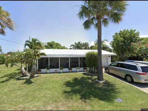 1180 NE Crescent St, Jensen Beach, FL 34957