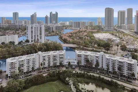 200 Diplomat Pkwy #326, Hallandale Beach, FL 33009
