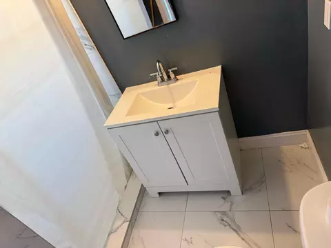 Bath - 414 Spring Ave, Arcadia, FL 34266 photo 2 of 3