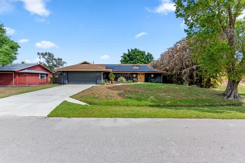 1119 SE Cambridge Dr, Port Saint Lucie, FL 34952