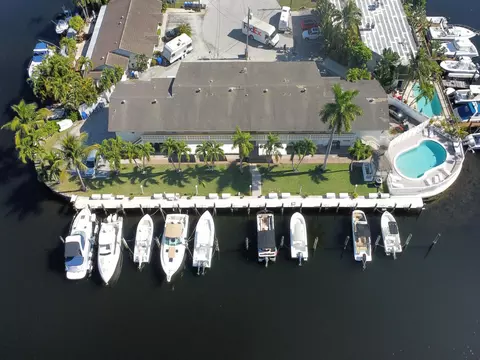 1780 SE 4th St, Pompano Beach, FL 33060