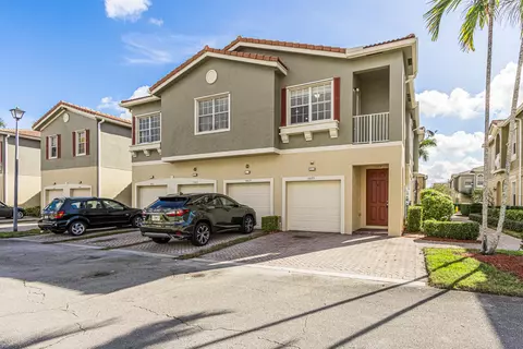 5869 Hampton Hills Blvd, Tamarac, FL 33321