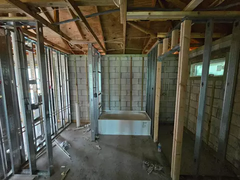 Bath - 3671 NW 16th Ave, Okeechobee, FL 34972 photo 1 of 7