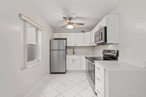 932 Flanders T, Delray Beach, FL 33484