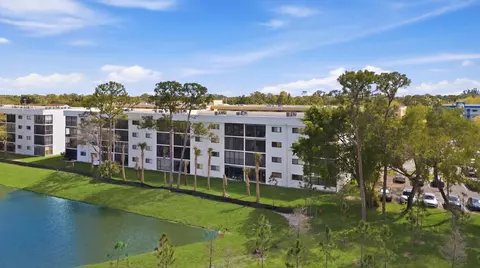 4725 Lucerne Lakes Blvd E #110, Lake Worth, FL 33467