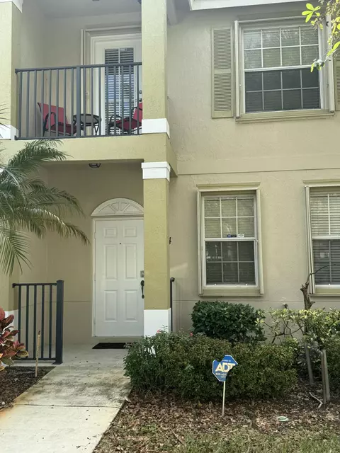 2104 SEatonville Dr, Port Saint Lucie, FL 34952