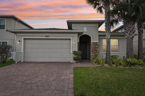 1600 NW Vivanco St, Port Saint Lucie, FL 34986