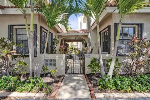 905 SE 12th Ct #16, Fort Lauderdale, FL 33316