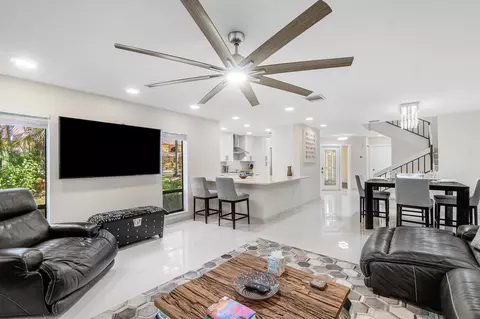 5294 10th Fairway Dr, Delray Beach, FL 33484