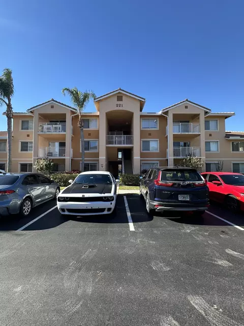 221 SW Palm Dr #305, Port Saint Lucie, FL 34986