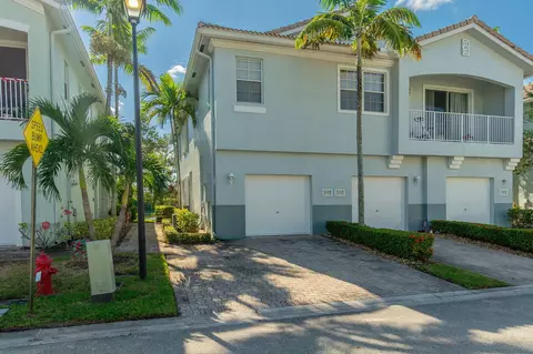 3149 Laurel Ridge Cir, Riviera Beach, FL 33404