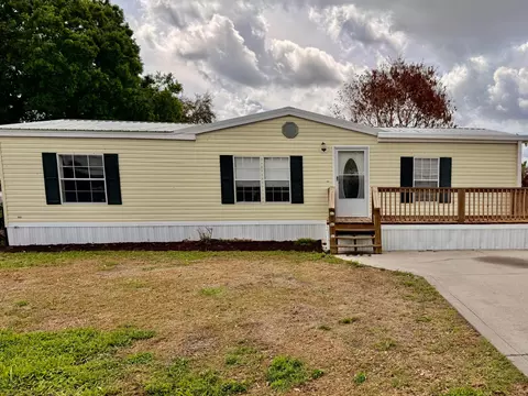 1088 Peach St, Okeechobee, FL 34974