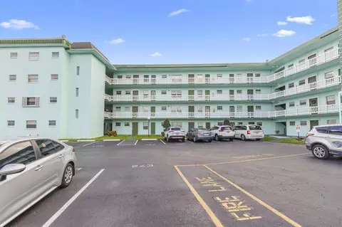 4141 NW 44th Ave #224, Lauderdale Lakes, FL 33319