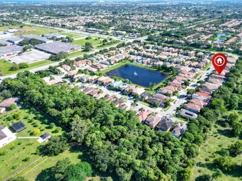 6925 Spider Lily Ln, Lake Worth, FL 33462