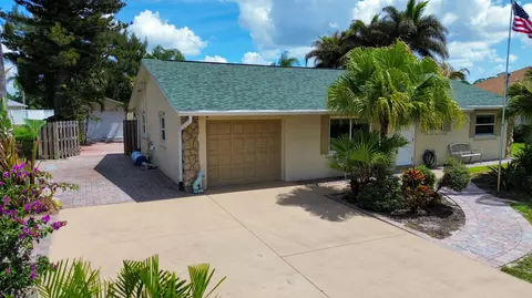 253 SW Chapman Ave, Port Saint Lucie, FL 34984
